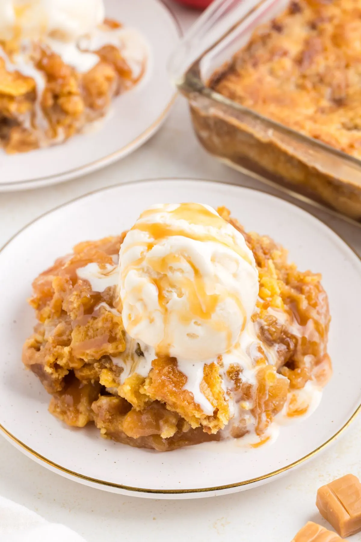 Easy Caramel Apple Dump Cake